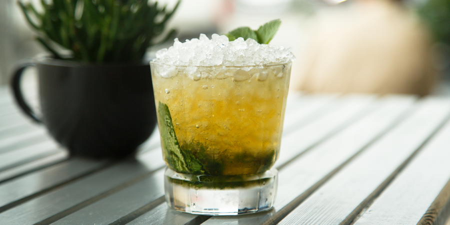 Kentucky Derby Delights: Mixing the Perfect Mint Julep